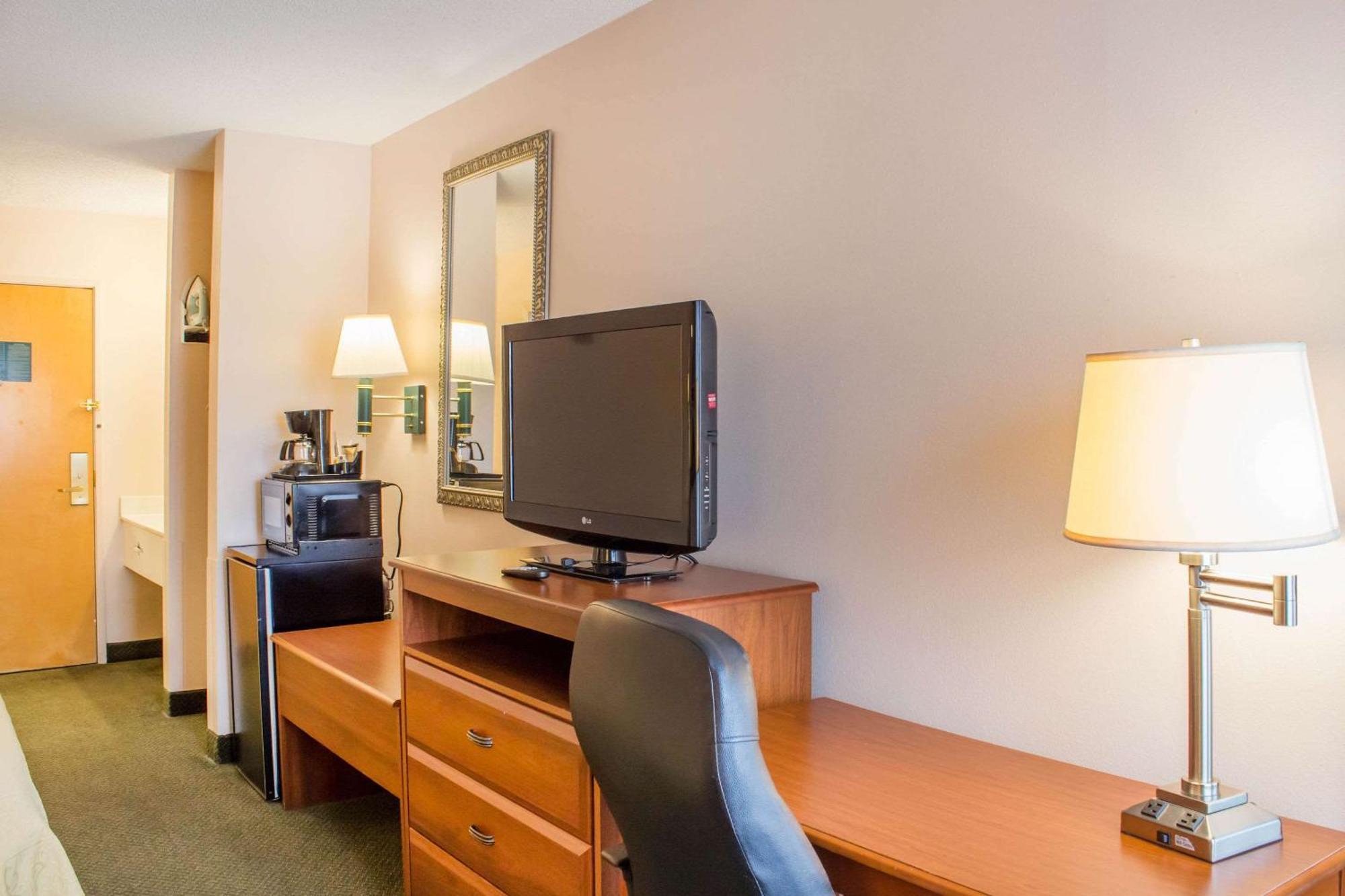 Econo Lodge Raleigh Exterior foto